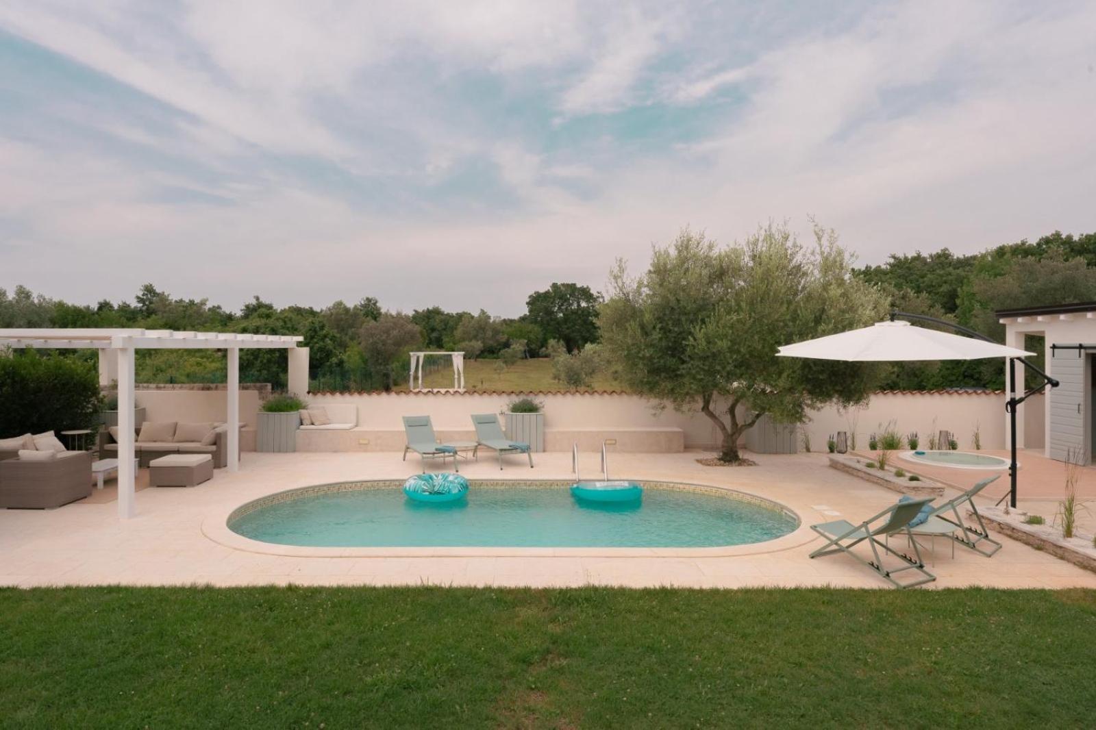 Luxury Villa In Istria - 9,000 Sqm Private Estate With Pool & Sauna, 15 Min To Sea, Near Fazana, 3 Bedrooms Jursici Luaran gambar